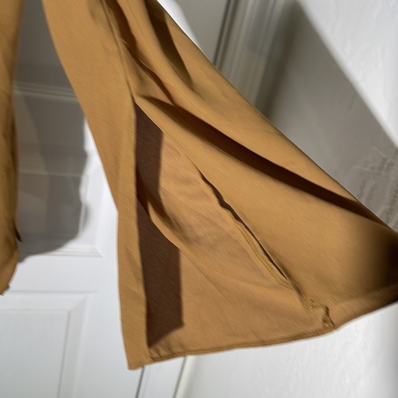 Forever 21 Mustard Top Woman’s Size XL - Picture 13 of 14